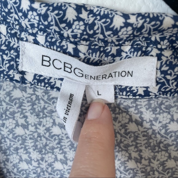 BCBGeneration Blouse Sz Large - Picture 5 of 13